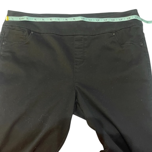 Intro. Love The Fit Stretch Black Capri Pants Size 12 - Picture 7 of 14